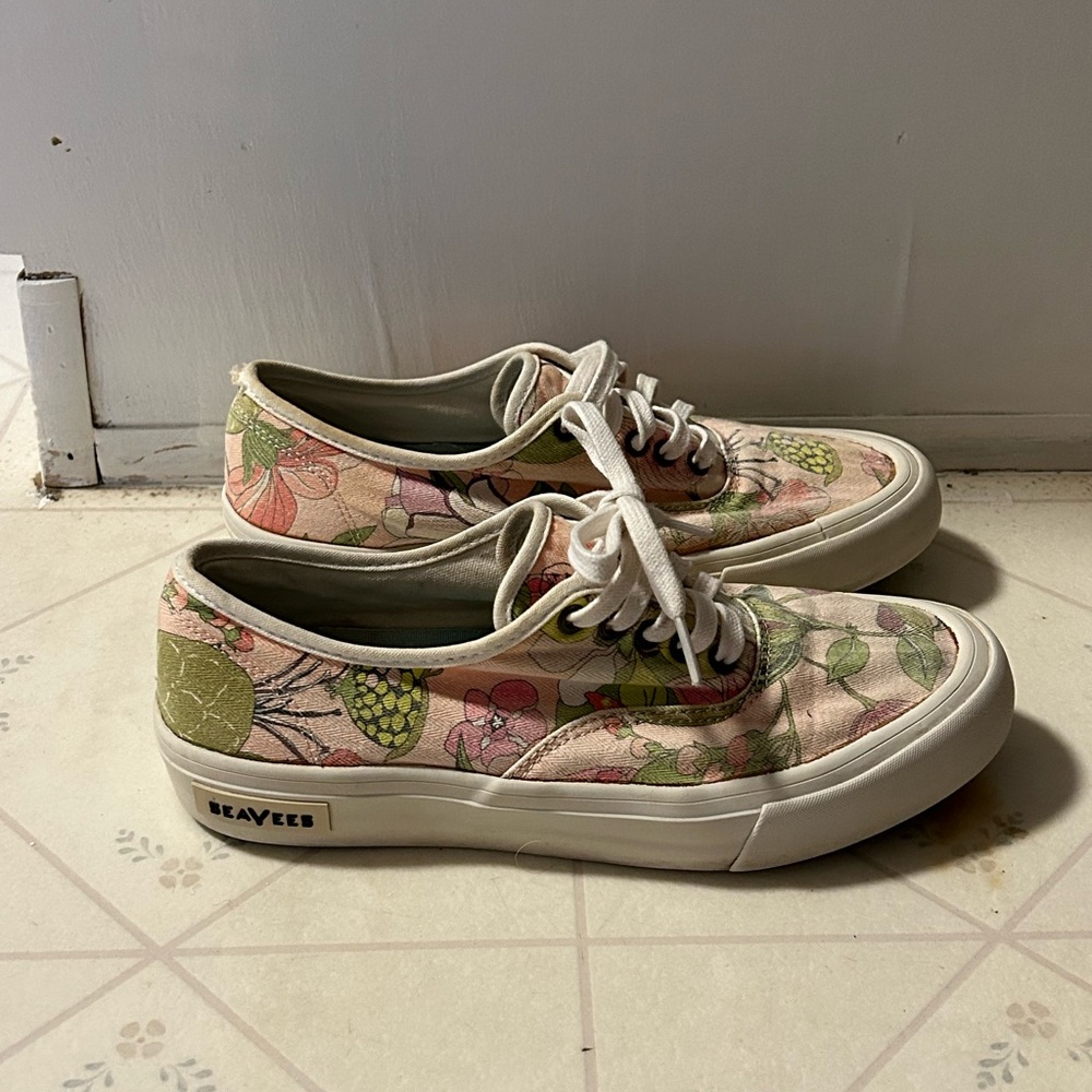 Seavees Women's Floral Sneakers